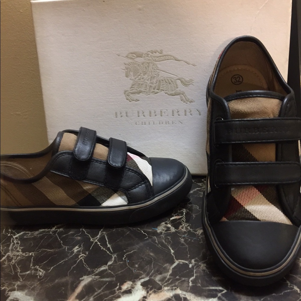 Burberry sneakers